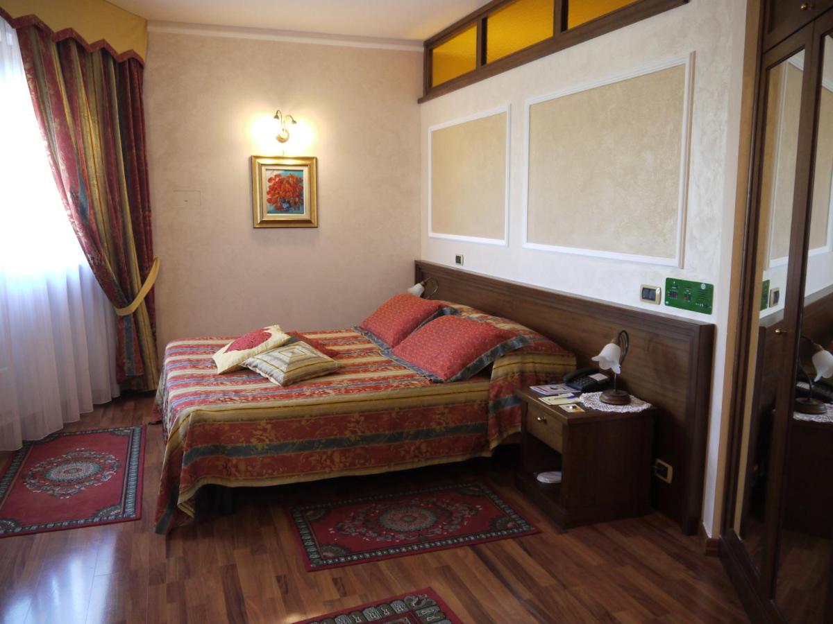 Pianfei Hotel La Ruota מראה חיצוני תמונה