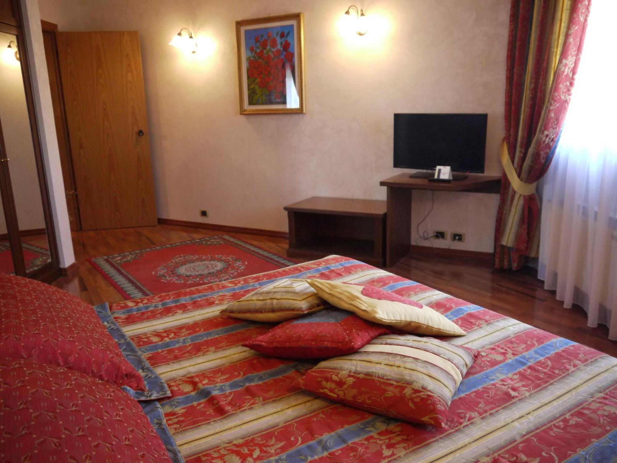 Pianfei Hotel La Ruota מראה חיצוני תמונה